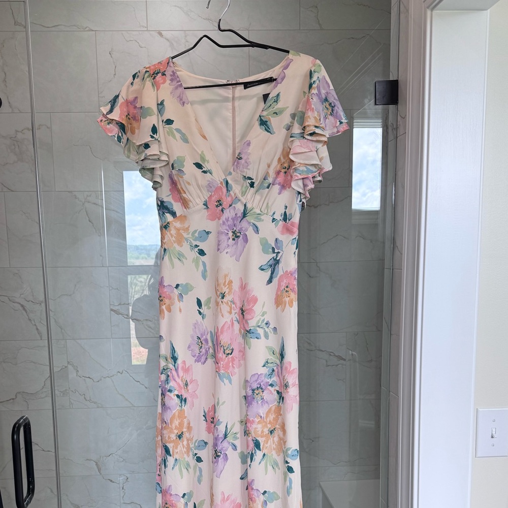 Abercrombie & Fitch Cream Floral V-Neck Maxi Dress. Size Medium Tall - NWT